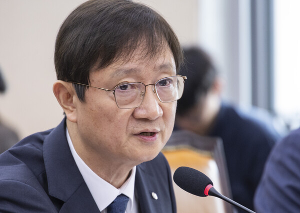 이찬진 금융감독원장이 과잉 의료를 유발하는 비급여 보장을 축소하겠다고 밝혔다. (사진=연합뉴스)