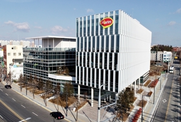 전북 익산에 위치한 하림지주 사옥 전경. 사진=하림