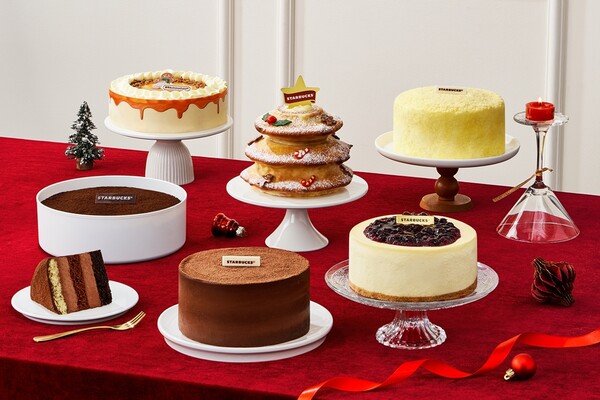스타벅스 크리스마스 온라인 스토어 배송 전용 케이크 라인업. 사진=스타벅스 코리아