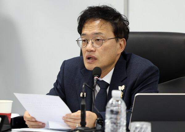 박주민 더불어민주당 의원이 오세훈 서울시장을 향해 “치사한 X”라고 발언해 정치권에 파장이 일고 있다. 사진연합뉴스