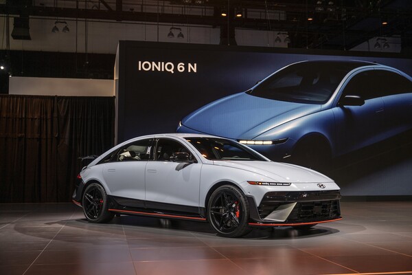 현대차는 이번 오토쇼에서 고성능 세단 EV 아이오닉 6 N도 북미 시장에 최초로 공개했다. 사진=현대차·기아 제공
