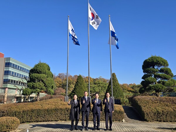 왼쪽부터 정현구 전남도 에너지산업국장, 윤진호 전남도 기획조정실장, 김영록 전남도지사, 윤병태 나주시장 (사진제공=나주시)