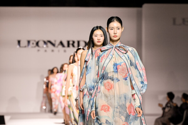 레오나드 26SS 런웨이. 사진=LF 제공