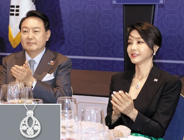 2022년 6월 스페인 마드리드에서 열린 북대서양조약기구(나토) 정상회의 순방 당시 윤석열 대통령과 김건희 여사의 모습. 사진=연합뉴스