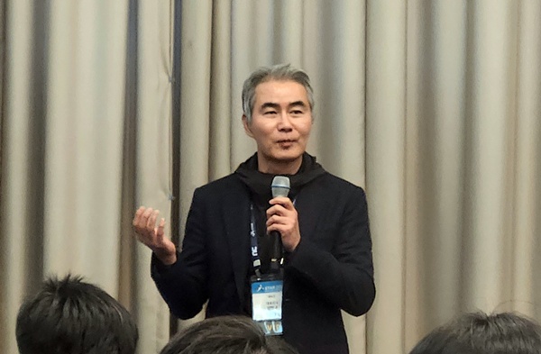 넥써쓰 장현국, 올해 승부수 '온체인 예측 시장'..."투명성·AI로 판 흔든... - 뉴스 썸네일 이미지