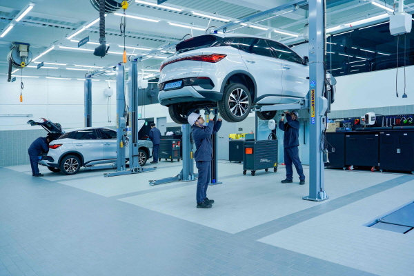 '글로벌 점유 64%' 중국 전기차... 한국 소비자들이 고민하는 이유? - 뉴스 썸네일 이미지