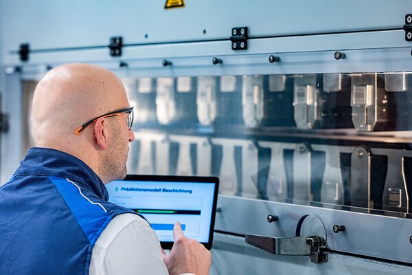 BMW, AI 활용 배터리 셀 생산 공정 혁신 추진